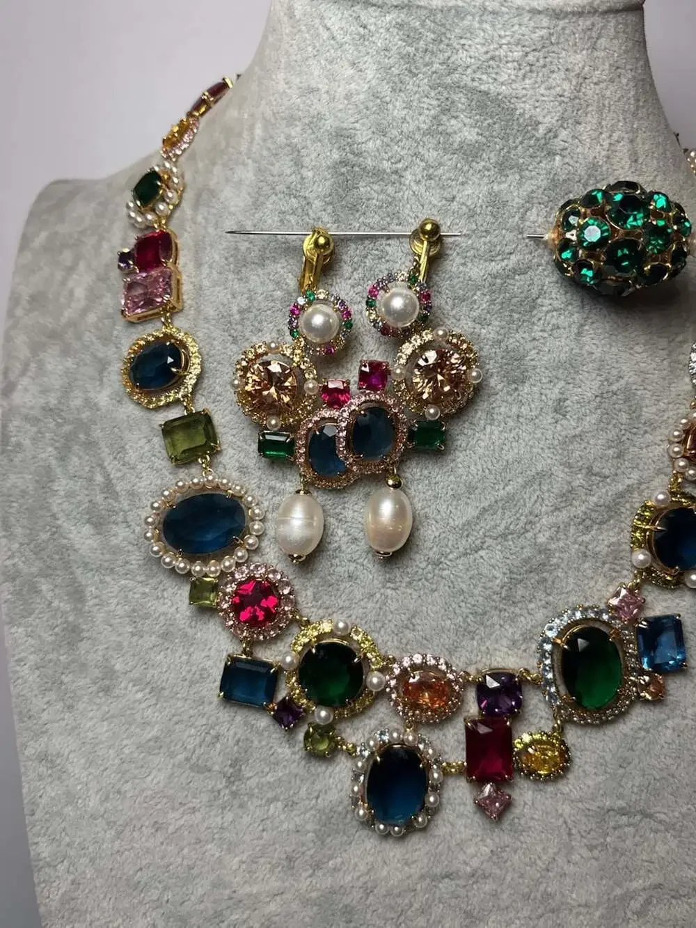 Kate Spade Crystal Kaleidoscope Victoria Necklace and Earrings Set